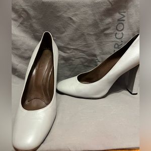 Marni grey leather pumps.